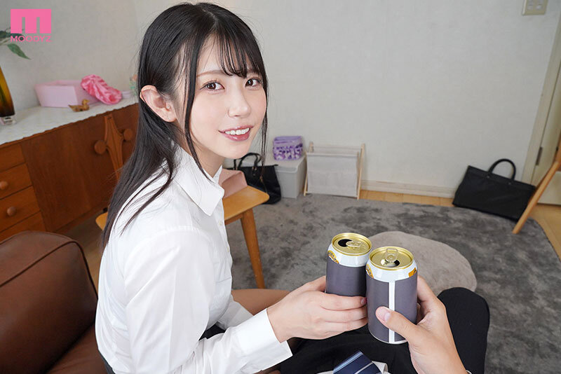 【VR】会社イチ可愛くて気さくな女上司と終電逃がして宅飲み継続ッ…！ 酔いどれ甘々ベロキス魔の全体位キスキス中出しSEXにまみれた最高の一日…。 葵いぶき mdvr00334