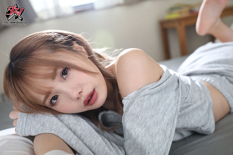 【VR】朝起きたら隣に松本いちか。再会した初恋相手はAV女優になってたけど、変わらぬ笑顔が好きすぎて。数年越しの想いを伝えた僕らは1日中いちゃハメ中出ししまくった。8K VR dsvr00053