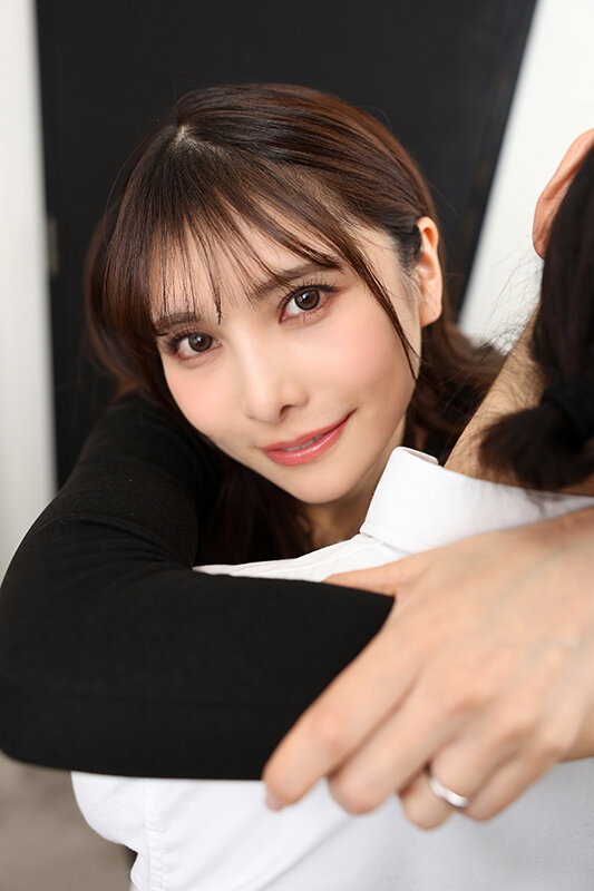 【VR】愛人の脚線美にひたすら翻弄される1泊2日。魅惑で溢れる黒パンスト美脚に搾精され続けた。 花衣つばき savr00663