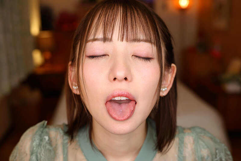 【VR】【8K VR】同窓会で再会した元彼女が婚約中のボクに迫ってきた話…西元めいさ urvrsp00467