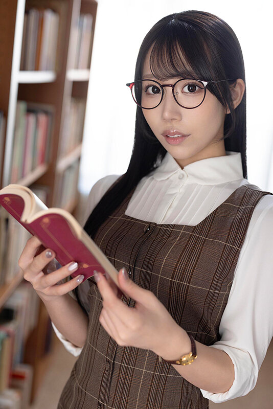 【VR】むっつり文学部女子の淫語研究。純文学の卑猥な文章を教授とたどり、秘めたエロスを覚醒させる淫らな囁き。 尾崎えりか savr00673