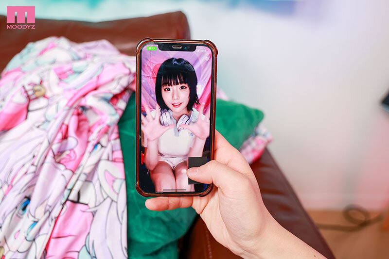 【VR】片言日本顔がかわいい韓国アイドルYORUちゃん緊急来日 チャットでつながった異国のアイドルと初密会僕にだけ見せてくれたダンスとおっぱいと中出しSEX! 月雲よる mdvr00359