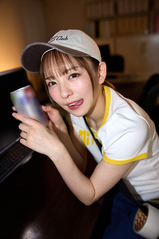 【VR】【8K VR】いつも応援してくれる後輩のボーイッシュADと会社でサシ飲み午前2時。この後、密着ハグして唇腫れるほどベロキスしたし、ゴムも付けずに滅茶苦茶中出しセックスした。 めいさちゃん urvrsp00471