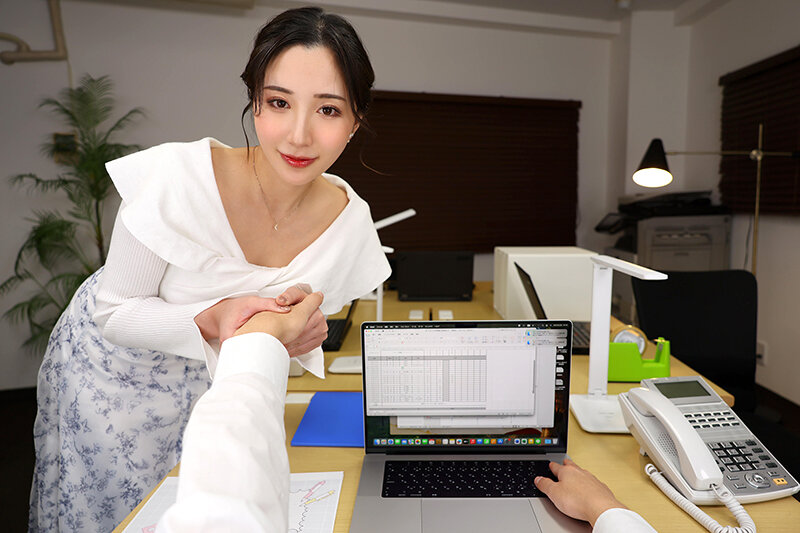 【VR】【8K VR】僕が夜通し仕事に没頭できるのは、漫画BODYな女上司が、みんなが帰った後に超天井特化アングル‘よしよーし‘おっぱい吸い杭打ちピストンで無限に射精させられるから。北野未奈 urvrsp00476