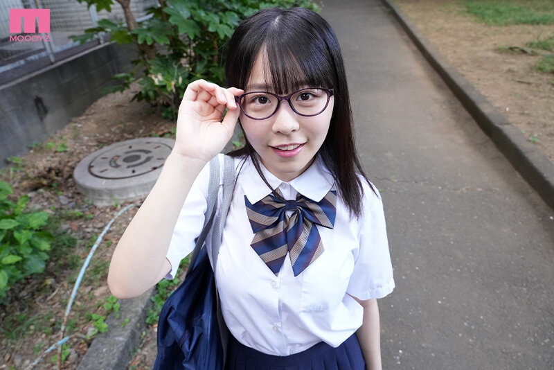 【VR】ゴミ部屋おじさんと制服少女VR 音楽学校に通うメガネJ○がボクの部屋にやってきたー。 mdvr00236