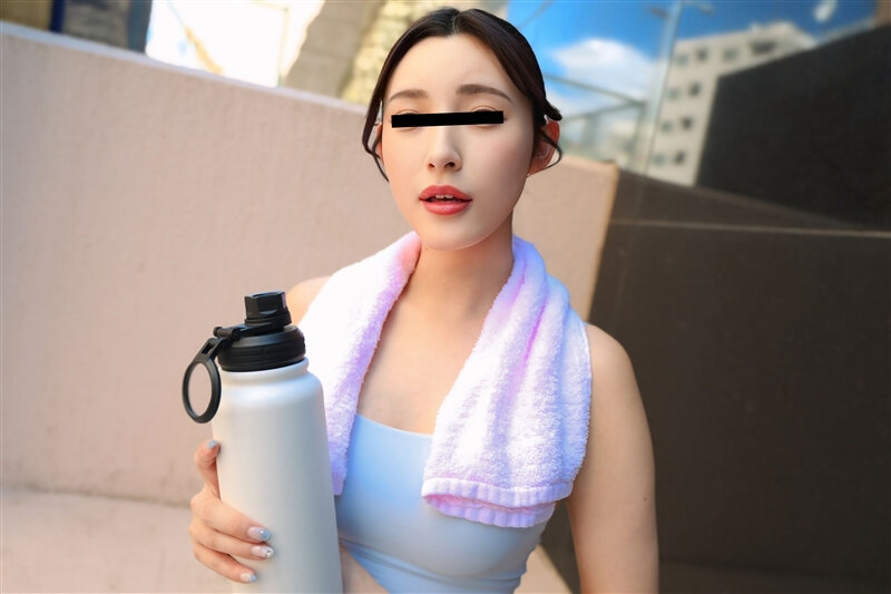 【VR】【Fcup・バツイチ・32歳・ジムトレーナー】職業ジムトレーナー！！出勤前のランニング中にナンパで出会って10分で朝勃ち即ハメセックス vrprd00076