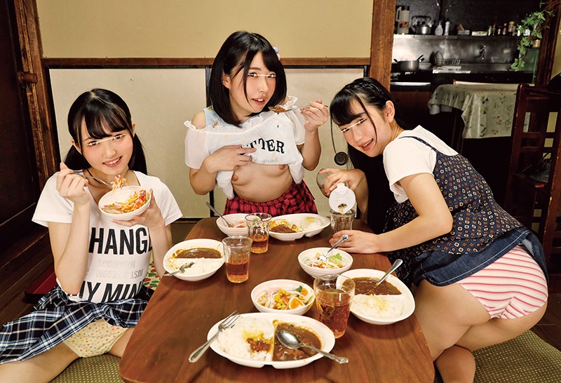 【VR】HQ超激的高画質 義妹が友達を呼んで我が家でお泊まり会…はいいのですが、どうやら「誰がお兄ちゃんを一番に誘惑できるかゲーム」をしているようです！！両親不在の間に義妹のおマセな友達がお泊まりに…結局、理性では抑えきれず最終的には4Pまでしちゃいました！ hunvr00032