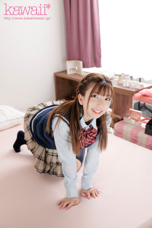 【VR】無防備すぎる妹のけしからんデカ尻パンチラ誘惑にムラムラ我慢できずバック中出し 七咲みいろ kavr00222