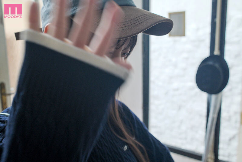 【VR】八木奈々と初めてのお忍びお泊まりデート いっぱい恥じらって、手を握って、愛し合ったのに「まだ帰りたくないな…」切なそうな顔が可愛すぎて延泊して世界で一番大好きな奈々と一晩で一発、二発、三発と… mdvr00380