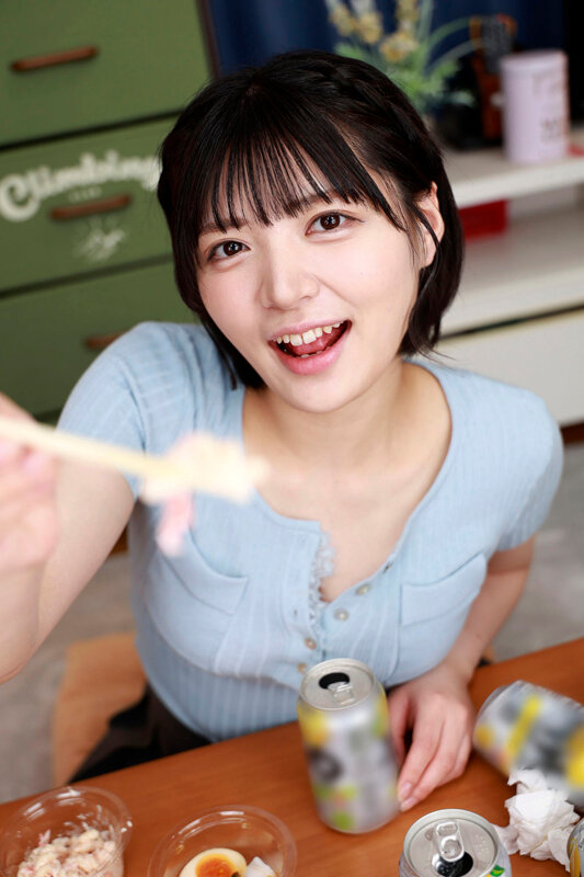 【VR】天井特化アングルVR ～終電がなくなったバイトの先輩ユミと僕の部屋で1泊～ 虹村ゆみ vrkm01679