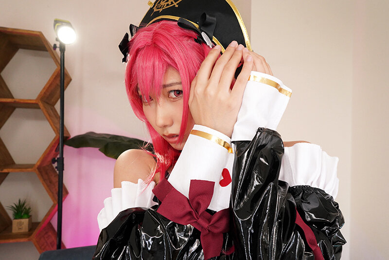 【VR】超絶美尻激シコレイヤーはナマイキ後輩だった！？弱みを握って強●ご奉仕ゴム無しSEX！！ 逢沢みゆ【8K】 cosvr00044