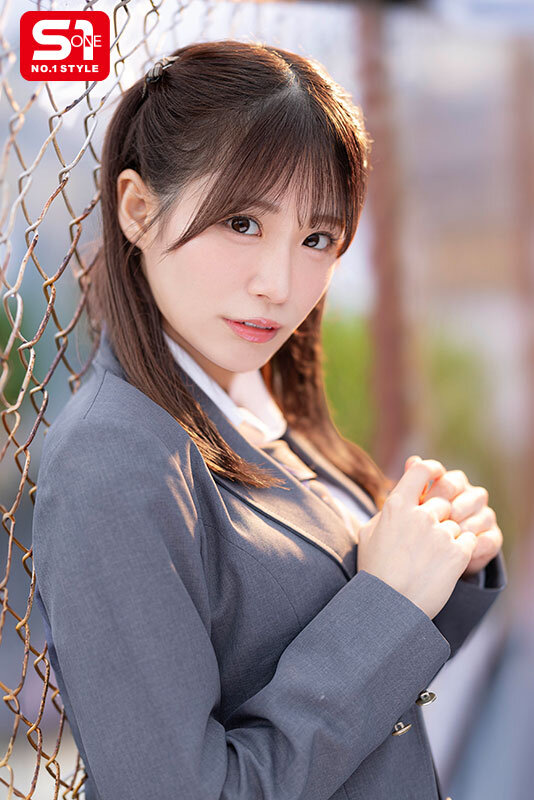 【VR】遅すぎたアオハル「君が好き。最後に思い出、作りたい」卒業直前で学園のアイドル 未歩ななちゃんに告られて…在学中にしか叶えられないこっそり校内シチュ×制服セックス sivr00446