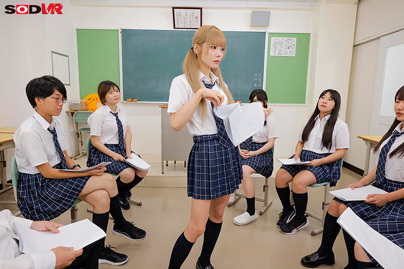 【VR】【8K】舞台『裸の女王様』主演:美澄玲衣 ウチのクラスの出し物は、生意気一軍女子の理解らせストリップ劇 サンプル