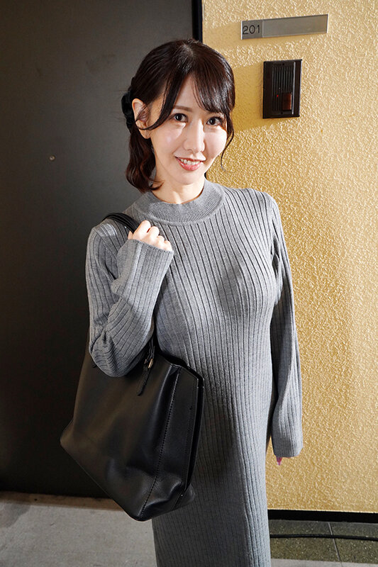 【VR】エステに行ったら隣の奥さんが担当セラピスト！乳首を服上から責めたら感じまくり「ちんぽ先だけ貸して」とか言って奥まで生挿入！ 若菜れいか 【8K】 サンプル