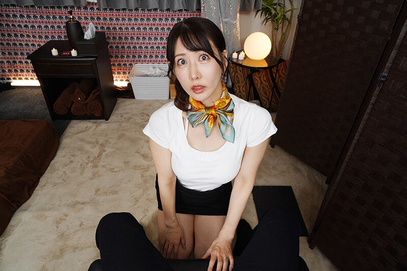 【VR】エステに行ったら隣の奥さんが担当セラピスト！乳首を服上から責めたら感じまくり「ちんぽ先だけ貸して」とか言って奥まで生挿入！ 若菜れいか 【8K】 サンプル