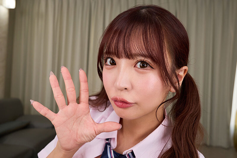 【VR】人生掻き乱されるほど大胆で過激な誘惑に、自分を見失わせる超小悪魔生徒 小那海あや サンプル