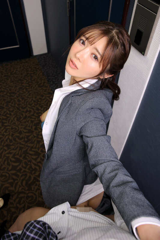 【VR】【8K】同居している兄夫婦の義姉と、家庭内不倫していて隙を見つけてはエッチして時短中出ししてます。 善場まみ サンプル