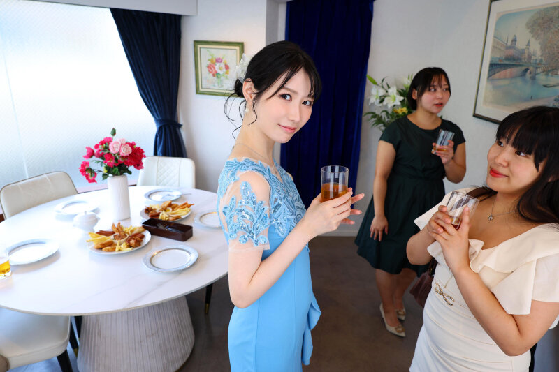【VR】【8K】同窓会で再会した元カノと離れた数年を確かめ合う……情熱的にカラダを重ねるワンナイトSEX りお サンプル