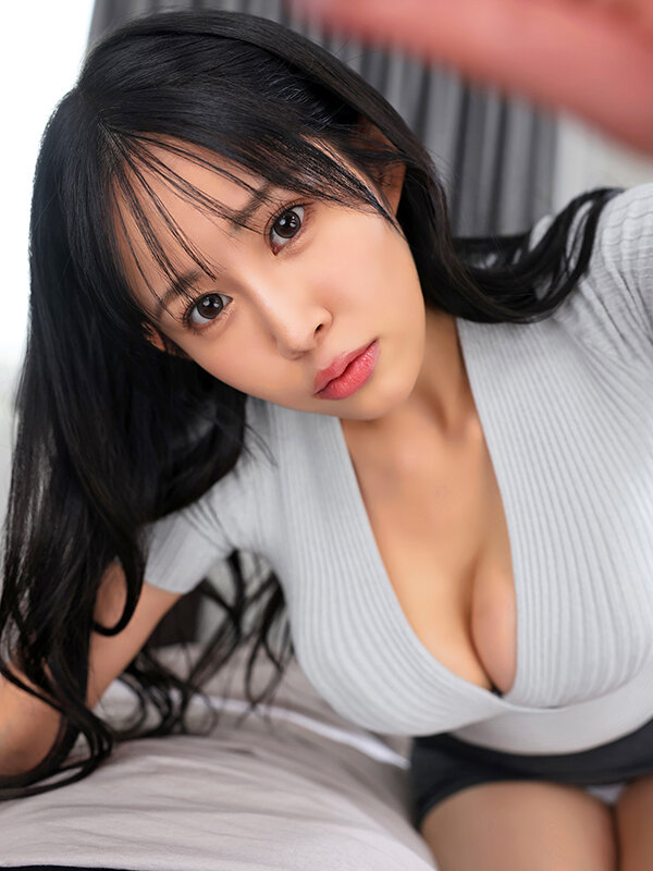 【VR】一人暮らしの僕を心配して隣の奥さんが看病してくれることになり、キスまで3cm距離の密着介抱に勃起がおさまらず「夫には内緒ね…」と接吻口封じからベロキス増し増し杭打ちピストンで何度もヌカれまくった 二羽紗愛 サンプル