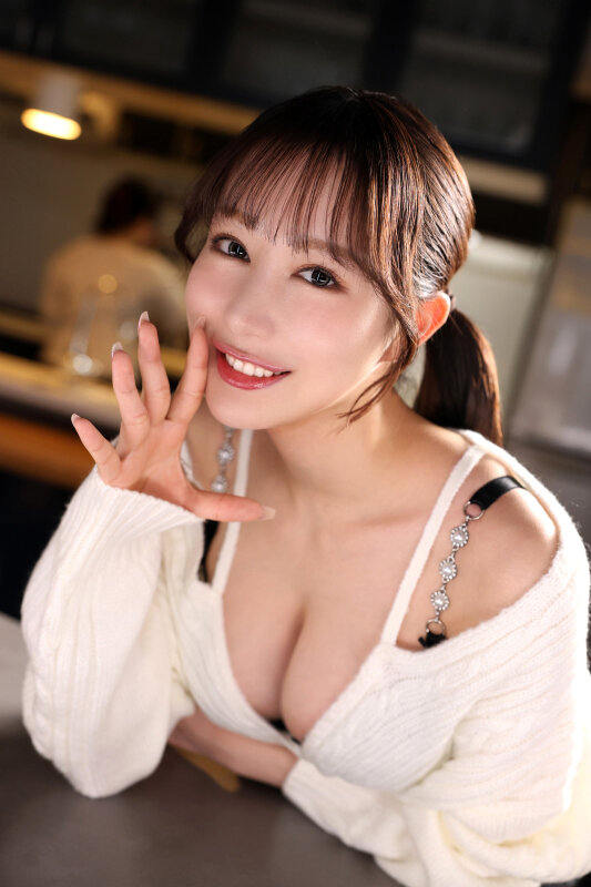 【VR】【8K】小悪魔イモウトのささやき誘惑チクビ責め 彼女がすぐ近くにいるのに、アニメ声で僕の心をかき乱してくる彼女の妹と一線超えて射精しまくった夜 高山エミリ サンプル