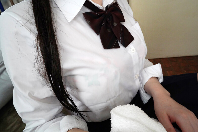 【VR】放課後ゲリラ豪雨 濡れ髪すけすけ制服で「寒いからあたためて」無自覚誘惑セックス 浦上ひのり【8K】 サンプル