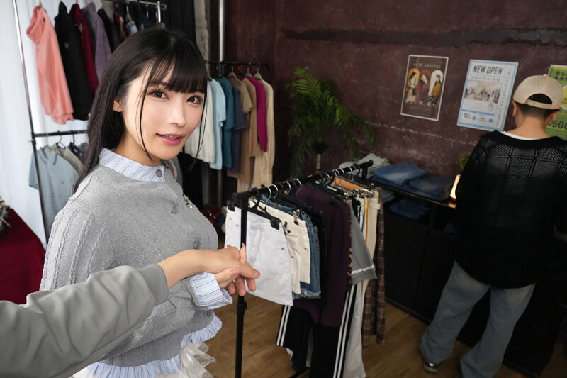 【VR】試着中にノーパン生挿入服屋でカノジョと羞恥プレイに目覚めてしまい店内デートした日。 胡桃さくら サンプル